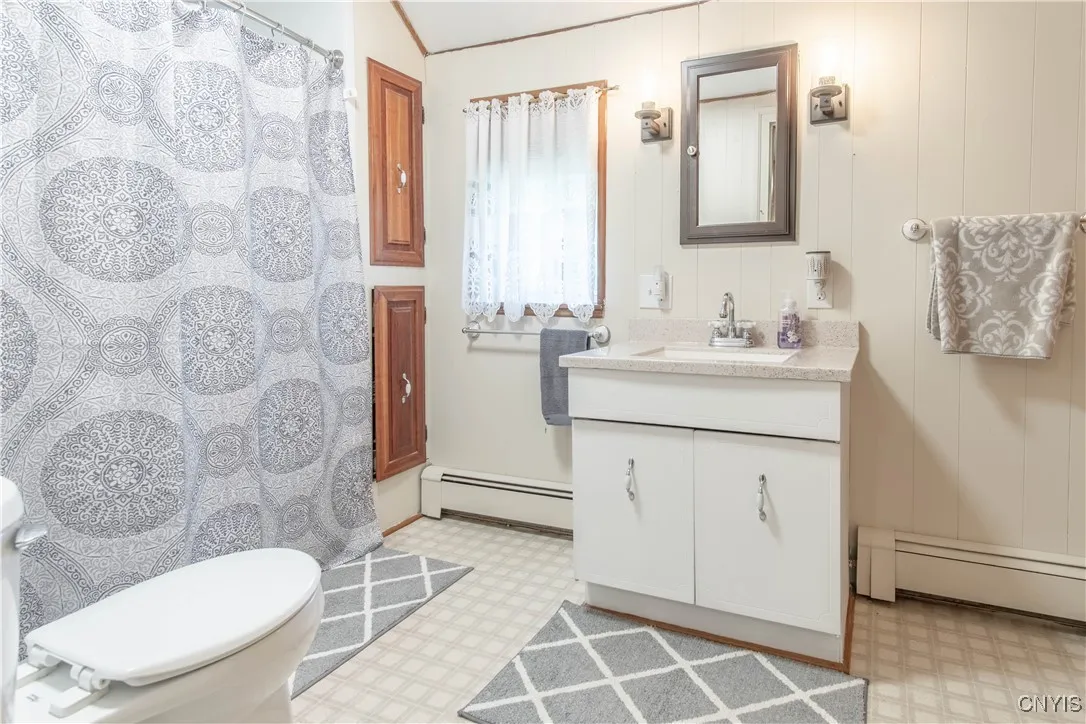 2nd Floor Full Bath