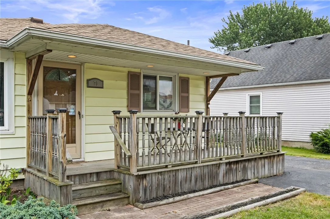 70 Ridgewood Road, Greece, New York 14626, Greece, New York 14626, 2 Bedrooms Bedrooms, 6 Rooms Rooms,2 BathroomsBathrooms,Residential,Closed,70 Ridgewood Road, Greece, New York 14626,0,R1617980