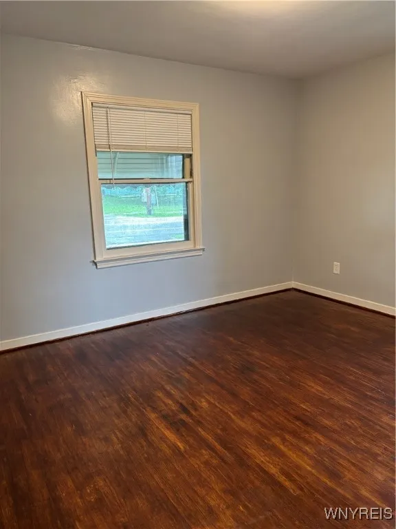 620 Beach Road, Cheektowaga, New York 14225, Cheektowaga, New York 14225, 2 Bedrooms Bedrooms, 5 Rooms Rooms,1 BathroomBathrooms,Residential Lease,For Rent,620 Beach Road, Cheektowaga, New York 14225,B1621519