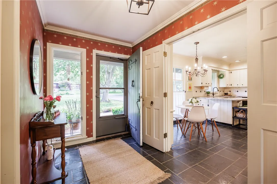 39 North Country Club Drive, Pittsford, New York 1, Pittsford, New York 14618, 3 Bedrooms Bedrooms, 9 Rooms Rooms,3 BathroomsBathrooms,Residential,Closed,39 North Country Club Drive, Pittsford, New York 1,0,R1621520