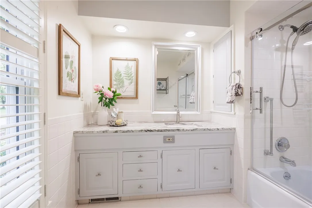 39 North Country Club Drive, Pittsford, New York 1, Pittsford, New York 14618, 3 Bedrooms Bedrooms, 9 Rooms Rooms,3 BathroomsBathrooms,Residential,Closed,39 North Country Club Drive, Pittsford, New York 1,0,R1621520