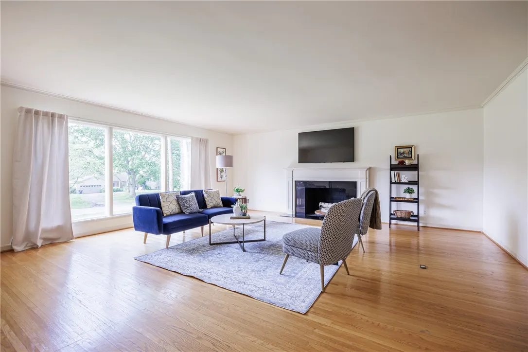 39 North Country Club Drive, Pittsford, New York 1, Pittsford, New York 14618, 3 Bedrooms Bedrooms, 9 Rooms Rooms,3 BathroomsBathrooms,Residential,Closed,39 North Country Club Drive, Pittsford, New York 1,0,R1621520