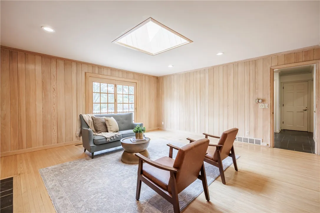 39 North Country Club Drive, Pittsford, New York 1, Pittsford, New York 14618, 3 Bedrooms Bedrooms, 9 Rooms Rooms,3 BathroomsBathrooms,Residential,Closed,39 North Country Club Drive, Pittsford, New York 1,0,R1621520
