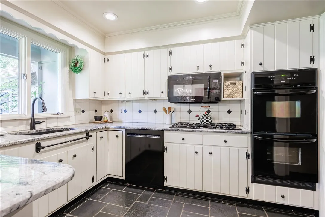 39 North Country Club Drive, Pittsford, New York 1, Pittsford, New York 14618, 3 Bedrooms Bedrooms, 9 Rooms Rooms,3 BathroomsBathrooms,Residential,Closed,39 North Country Club Drive, Pittsford, New York 1,0,R1621520