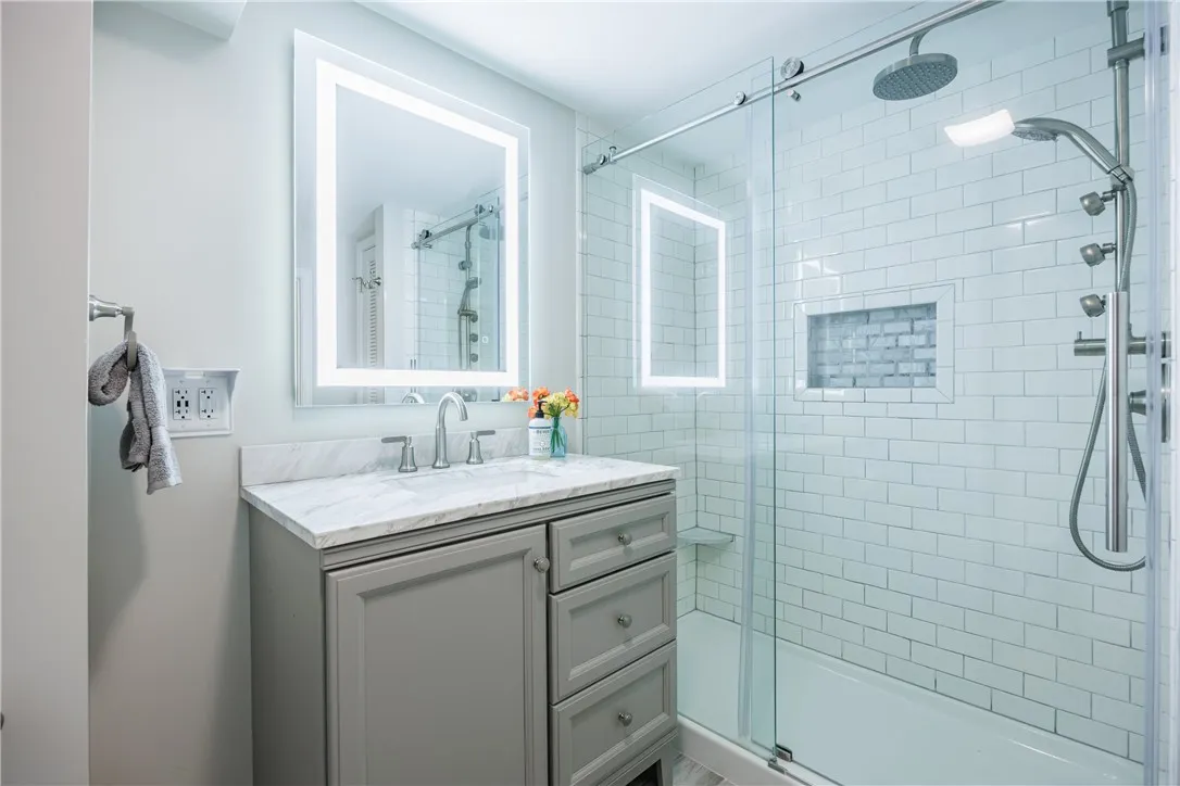 39 North Country Club Drive, Pittsford, New York 1, Pittsford, New York 14618, 3 Bedrooms Bedrooms, 9 Rooms Rooms,3 BathroomsBathrooms,Residential,Closed,39 North Country Club Drive, Pittsford, New York 1,0,R1621520