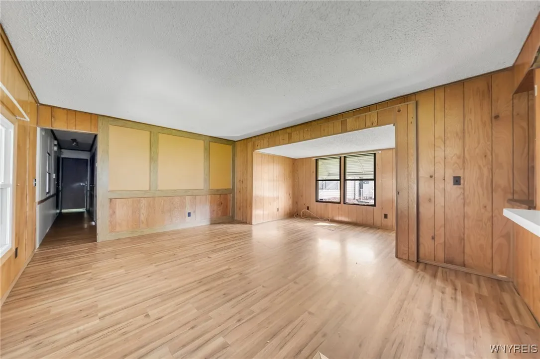 26 Doucette Street, West Seneca, New York 14224, West Seneca, New York 14224, 2 Bedrooms Bedrooms, 5 Rooms Rooms,1 BathroomBathrooms,Residential,For Sale,26 Doucette Street, West Seneca, New York 14224,B1620868