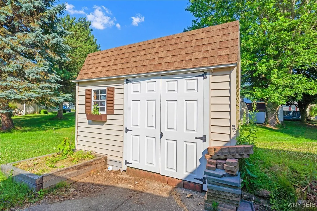 26 Doucette Street, West Seneca, New York 14224, West Seneca, New York 14224, 2 Bedrooms Bedrooms, 5 Rooms Rooms,1 BathroomBathrooms,Residential,For Sale,26 Doucette Street, West Seneca, New York 14224,B1620868