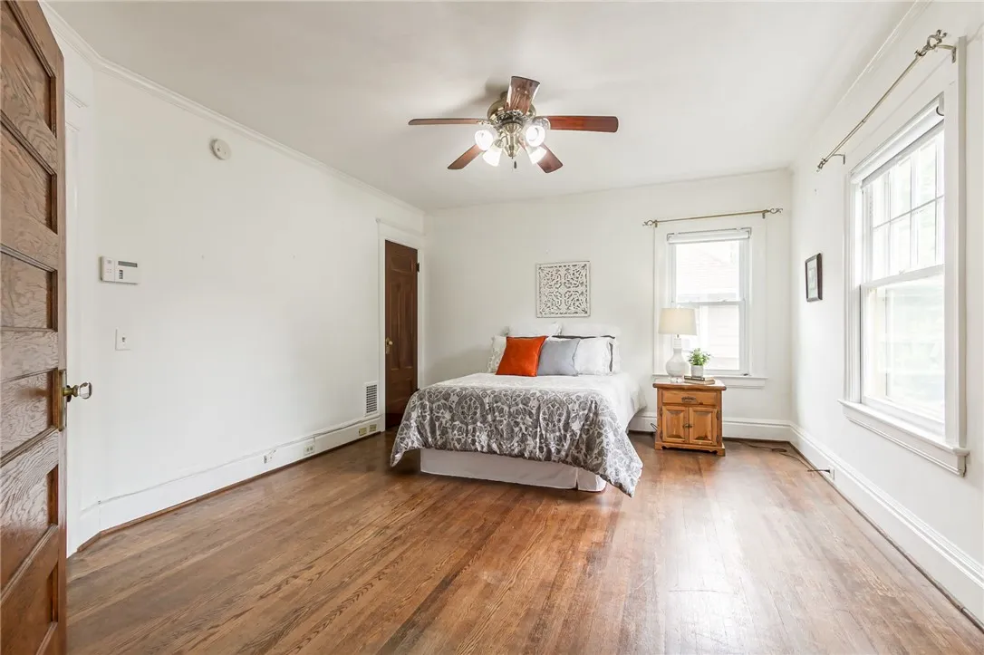 178 Vassar Street, Rochester, New York 14607, Rochester, New York 14607, 4 Bedrooms Bedrooms, 9 Rooms Rooms,2 BathroomsBathrooms,Residential,For Sale,178 Vassar Street, Rochester, New York 14607,R1620566