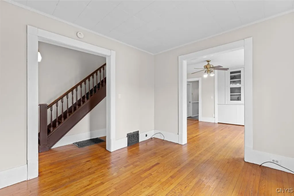 109 Center Street, Geddes, New York 13209, Geddes, New York 13209, 3 Bedrooms Bedrooms, 8 Rooms Rooms,1 BathroomBathrooms,Residential Lease,For Rent,109 Center Street, Geddes, New York 13209,S1621555