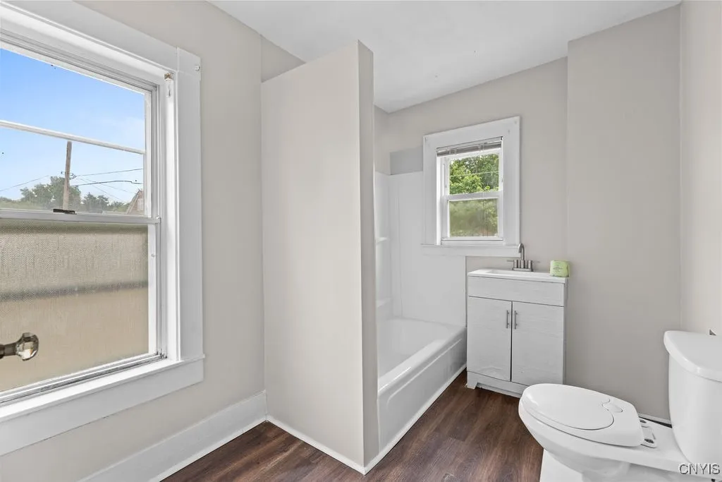 109 Center Street, Geddes, New York 13209, Geddes, New York 13209, 3 Bedrooms Bedrooms, 8 Rooms Rooms,1 BathroomBathrooms,Residential Lease,For Rent,109 Center Street, Geddes, New York 13209,S1621555