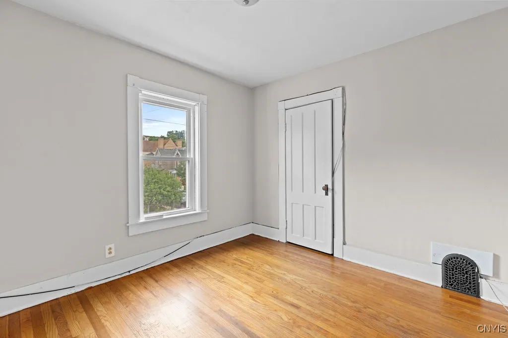 109 Center Street, Geddes, New York 13209, Geddes, New York 13209, 3 Bedrooms Bedrooms, 8 Rooms Rooms,1 BathroomBathrooms,Residential Lease,For Rent,109 Center Street, Geddes, New York 13209,S1621555