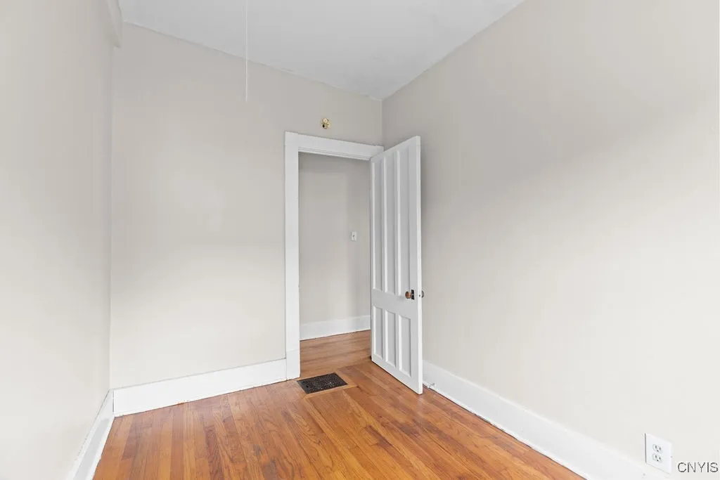 109 Center Street, Geddes, New York 13209, Geddes, New York 13209, 3 Bedrooms Bedrooms, 8 Rooms Rooms,1 BathroomBathrooms,Residential Lease,For Rent,109 Center Street, Geddes, New York 13209,S1621555
