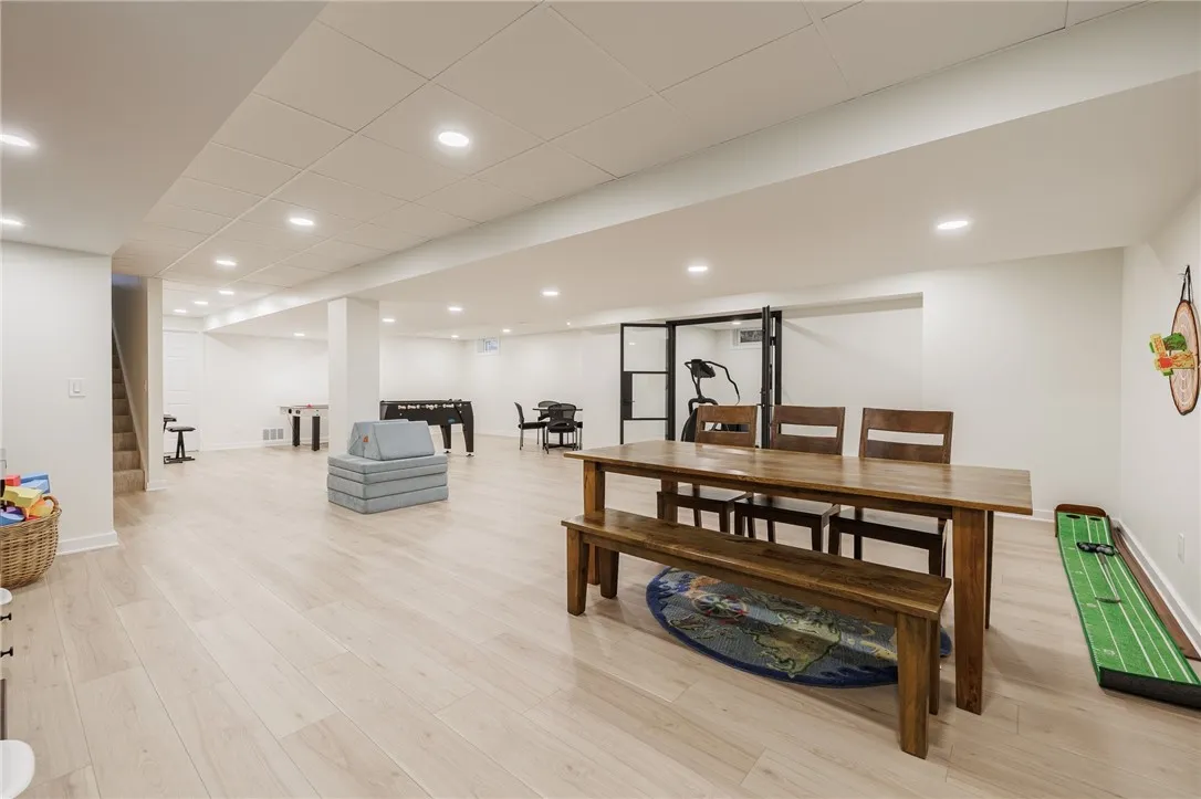 513 Deer Haven Drive, Webster, New York 14580, Webster, New York 14580, 4 Bedrooms Bedrooms, 9 Rooms Rooms,2 BathroomsBathrooms,Residential,For Sale,513 Deer Haven Drive, Webster, New York 14580,R1620458