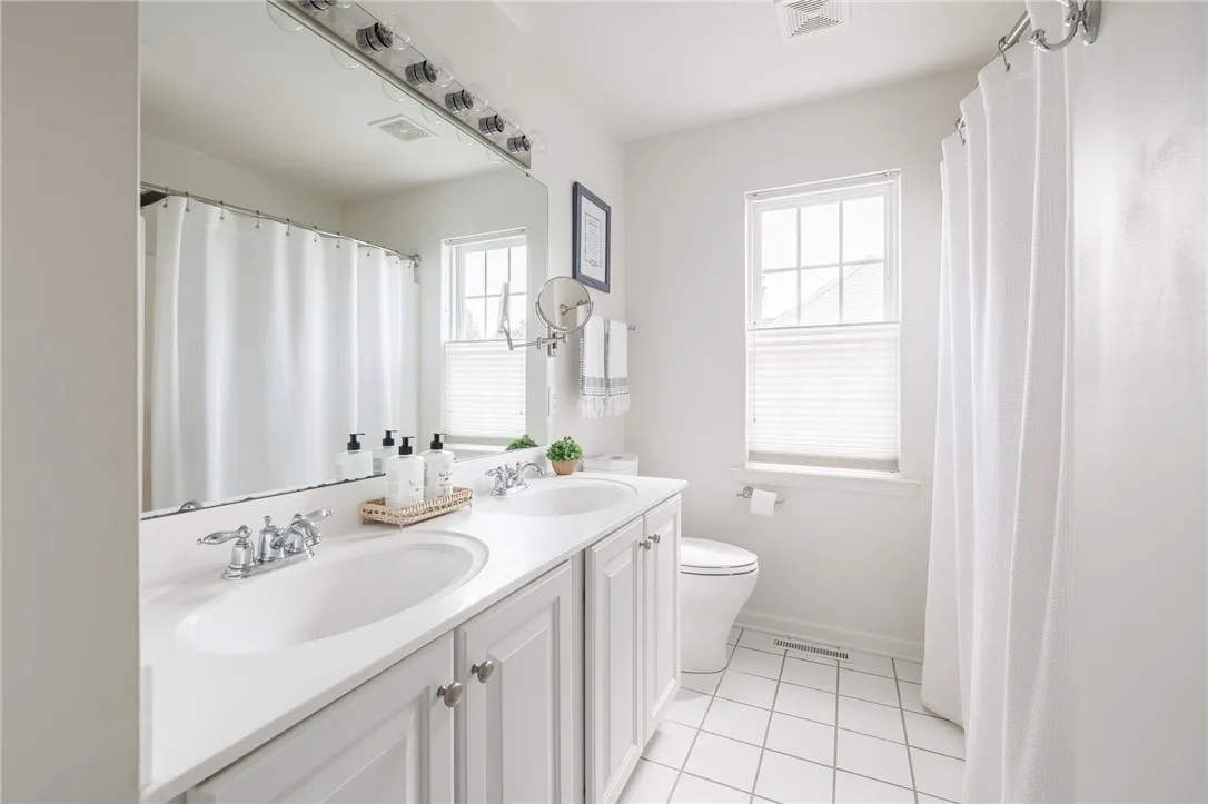 513 Deer Haven Drive, Webster, New York 14580, Webster, New York 14580, 4 Bedrooms Bedrooms, 9 Rooms Rooms,2 BathroomsBathrooms,Residential,For Sale,513 Deer Haven Drive, Webster, New York 14580,R1620458