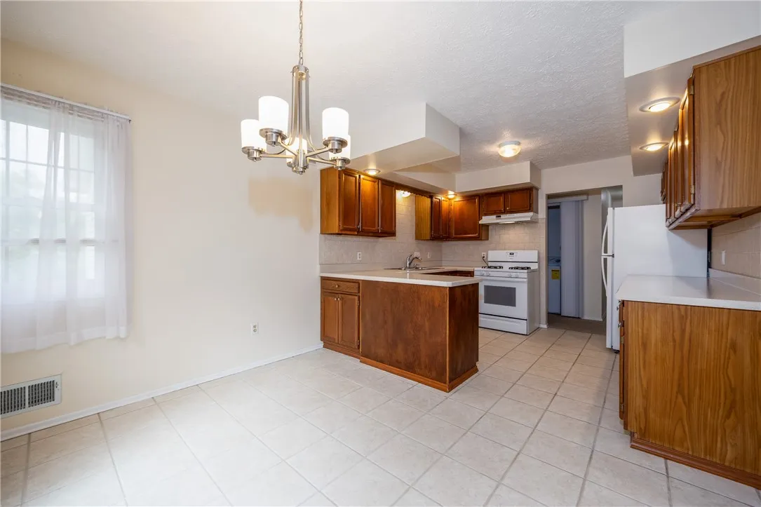 Kitchen/dinning