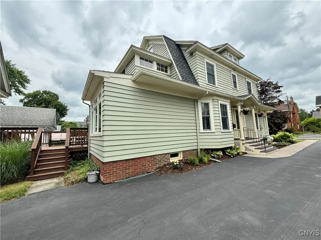 135 Hampton Road, Syracuse, New York 13203, Syracuse, New York 13203, 4 Bedrooms Bedrooms, 9 Rooms Rooms,2 BathroomsBathrooms,Residential,For Sale,135 Hampton Road, Syracuse, New York 13203,S1620987