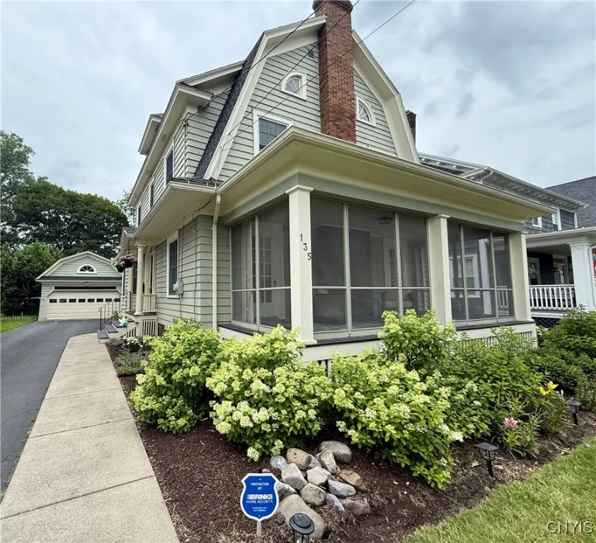 135 Hampton Road, Syracuse, New York 13203, Syracuse, New York 13203, 4 Bedrooms Bedrooms, 9 Rooms Rooms,2 BathroomsBathrooms,Residential,For Sale,135 Hampton Road, Syracuse, New York 13203,S1620987