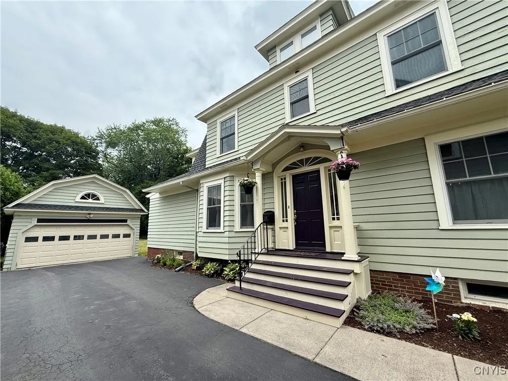 135 Hampton Road, Syracuse, New York 13203, Syracuse, New York 13203, 4 Bedrooms Bedrooms, 9 Rooms Rooms,2 BathroomsBathrooms,Residential,For Sale,135 Hampton Road, Syracuse, New York 13203,S1620987
