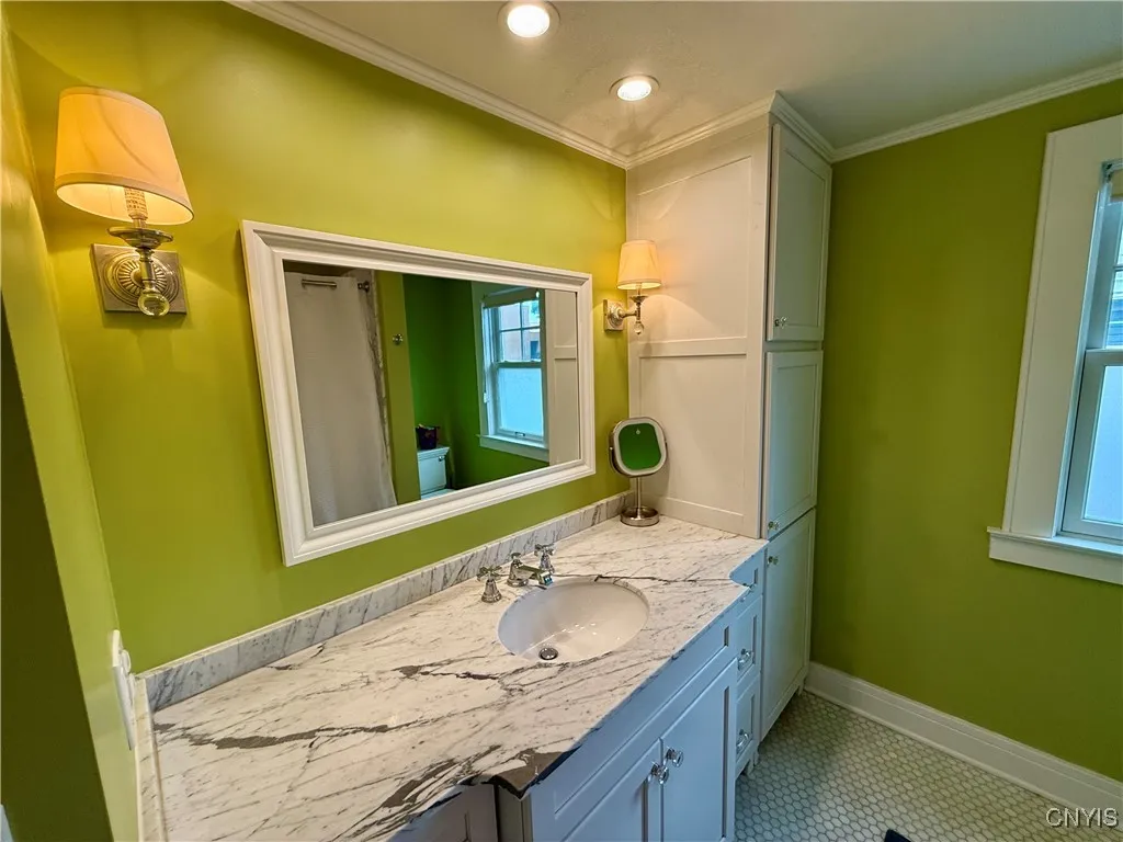 135 Hampton Road, Syracuse, New York 13203, Syracuse, New York 13203, 4 Bedrooms Bedrooms, 9 Rooms Rooms,2 BathroomsBathrooms,Residential,For Sale,135 Hampton Road, Syracuse, New York 13203,S1620987