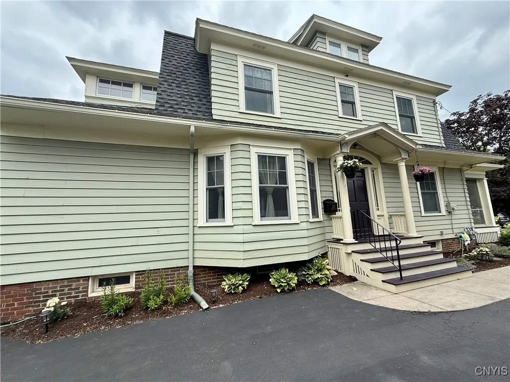 135 Hampton Road, Syracuse, New York 13203, Syracuse, New York 13203, 4 Bedrooms Bedrooms, 9 Rooms Rooms,2 BathroomsBathrooms,Residential,For Sale,135 Hampton Road, Syracuse, New York 13203,S1620987