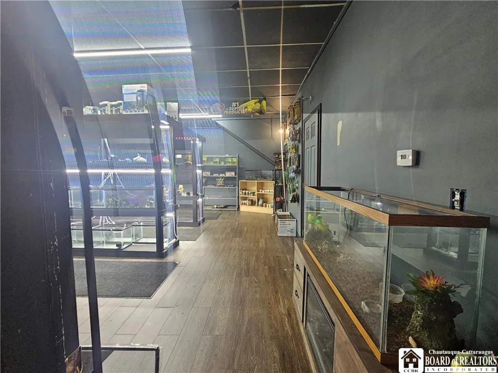 196-200 Main Street, Bradford City, Pennsylvania 1, Bradford City, Pennsylvania 16701, 2 Rooms Rooms,Commercial Sale,For Sale,196-200 Main Street, Bradford City, Pennsylvania 1,R1619870