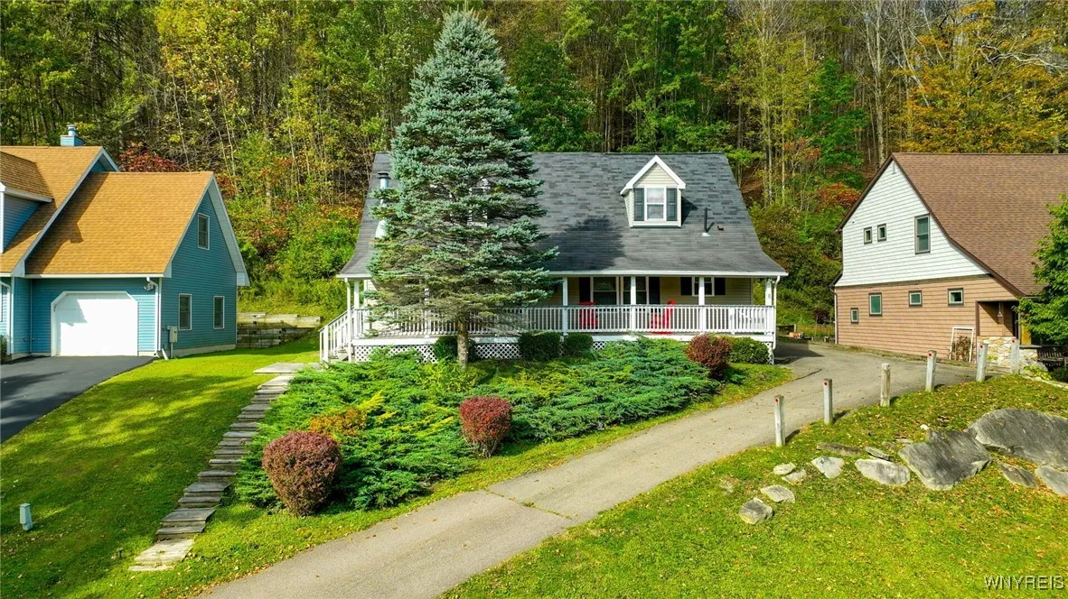 8 Van Buren Place, Ellicottville, New York 14731, Ellicottville, New York 14731, 5 Bedrooms Bedrooms, 11 Rooms Rooms,3 BathroomsBathrooms,Residential,For Sale,8 Van Buren Place, Ellicottville, New York 14731,B1619926