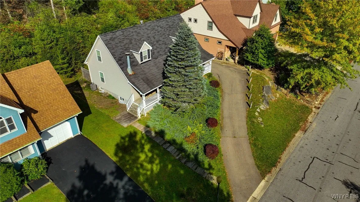 8 Van Buren Place, Ellicottville, New York 14731, Ellicottville, New York 14731, 5 Bedrooms Bedrooms, 11 Rooms Rooms,3 BathroomsBathrooms,Residential,For Sale,8 Van Buren Place, Ellicottville, New York 14731,B1619926