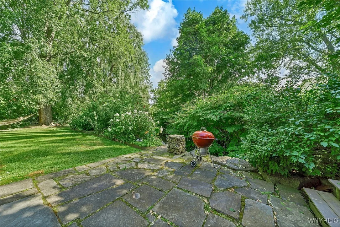 1171 Stewart Avenue, Hanover, New York 14136, Hanover, New York 14136, 4 Bedrooms Bedrooms, 9 Rooms Rooms,3 BathroomsBathrooms,Residential,Closed,1171 Stewart Avenue, Hanover, New York 14136,0,B1621365