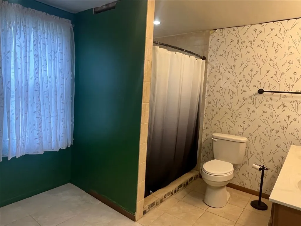 33 East Vanscoter Street, Hornell, New York 14843, Hornell, New York 14843, 3 Bedrooms Bedrooms, 7 Rooms Rooms,2 BathroomsBathrooms,Residential,Closed,33 East Vanscoter Street, Hornell, New York 14843,R1621305