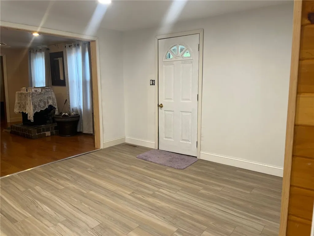 33 East Vanscoter Street, Hornell, New York 14843, Hornell, New York 14843, 3 Bedrooms Bedrooms, 7 Rooms Rooms,2 BathroomsBathrooms,Residential,Closed,33 East Vanscoter Street, Hornell, New York 14843,R1621305