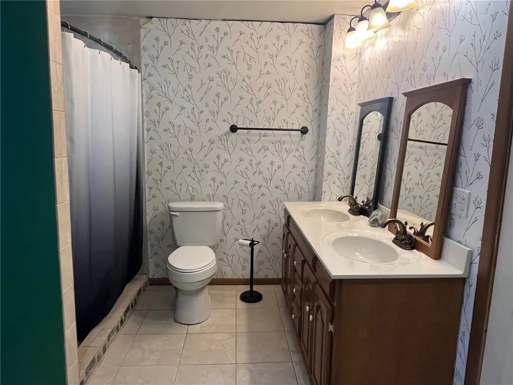 downstairs full bathroom