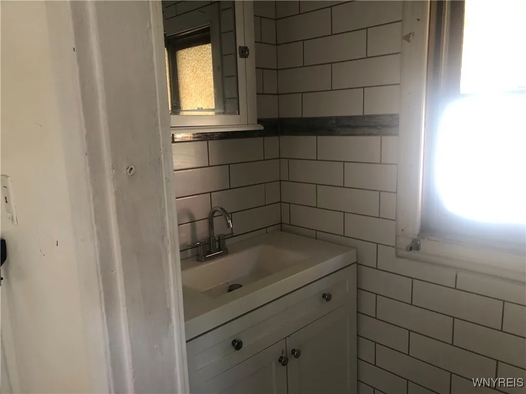 528 Ferry Avenue, Niagara Falls, New York 14301, Niagara Falls, New York 14301, ,Commercial Sale,For Sale,528 Ferry Avenue, Niagara Falls, New York 14301,B1618396