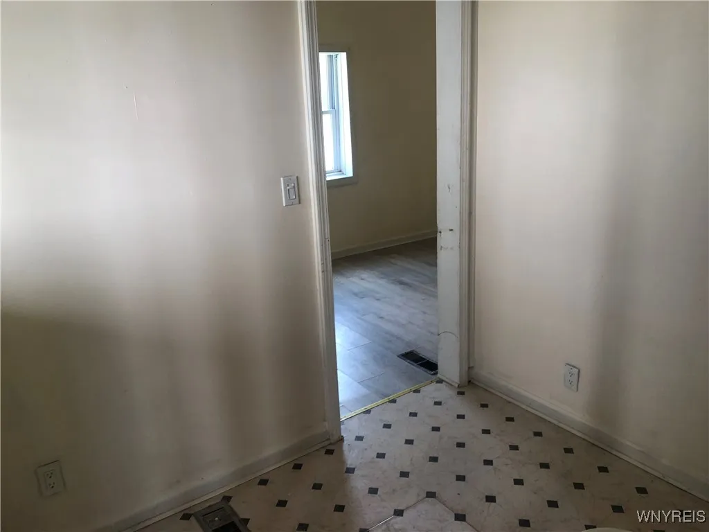 528 Ferry Avenue, Niagara Falls, New York 14301, Niagara Falls, New York 14301, ,Commercial Sale,For Sale,528 Ferry Avenue, Niagara Falls, New York 14301,B1618396