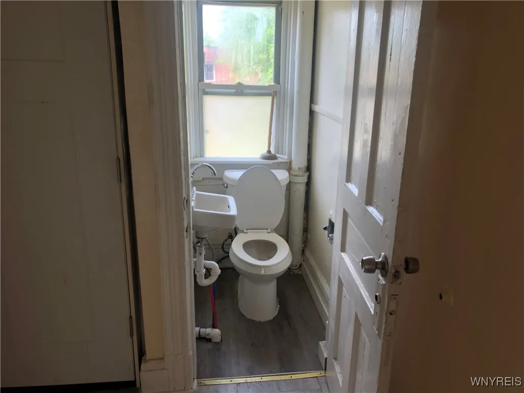 528 Ferry Avenue, Niagara Falls, New York 14301, Niagara Falls, New York 14301, ,Commercial Sale,For Sale,528 Ferry Avenue, Niagara Falls, New York 14301,B1618396