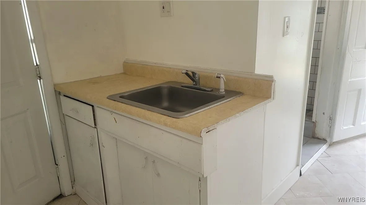 528 Ferry Avenue, Niagara Falls, New York 14301, Niagara Falls, New York 14301, ,Commercial Sale,For Sale,528 Ferry Avenue, Niagara Falls, New York 14301,B1618396