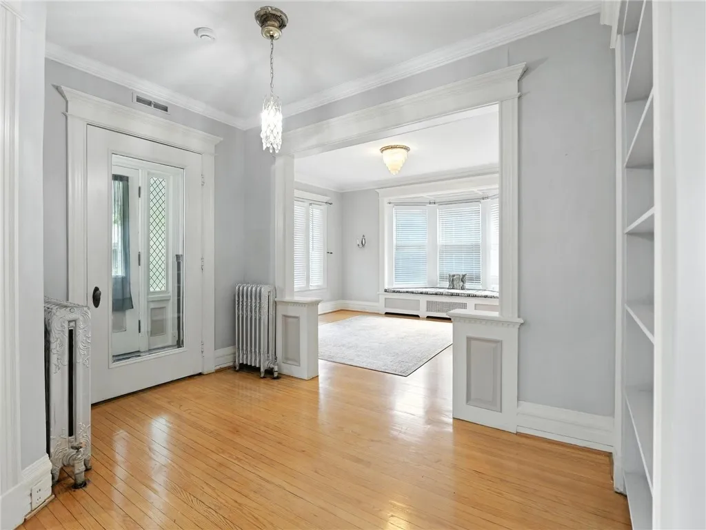 221 Westminster Road, Rochester, New York 14607, Rochester, New York 14607, 2 Bedrooms Bedrooms, 5 Rooms Rooms,1 BathroomBathrooms,Residential Lease,Closed,221 Westminster Road, Rochester, New York 14607,R1621117