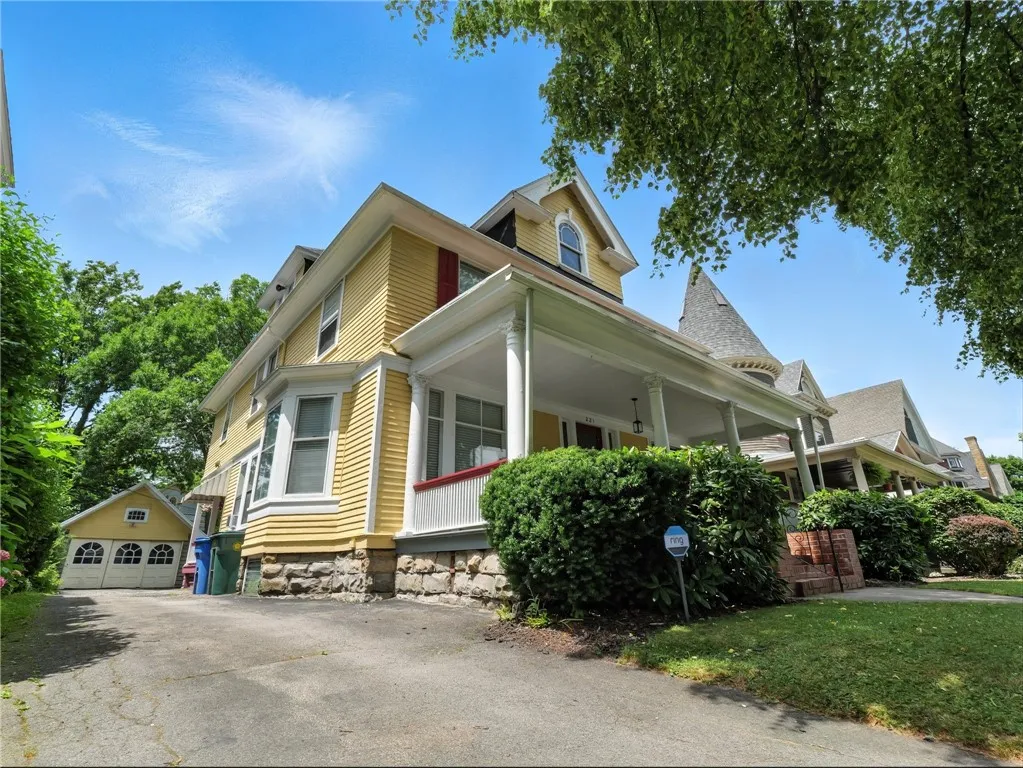 221 Westminster Road, Rochester, New York 14607, Rochester, New York 14607, 2 Bedrooms Bedrooms, 5 Rooms Rooms,1 BathroomBathrooms,Residential Lease,Closed,221 Westminster Road, Rochester, New York 14607,R1621117