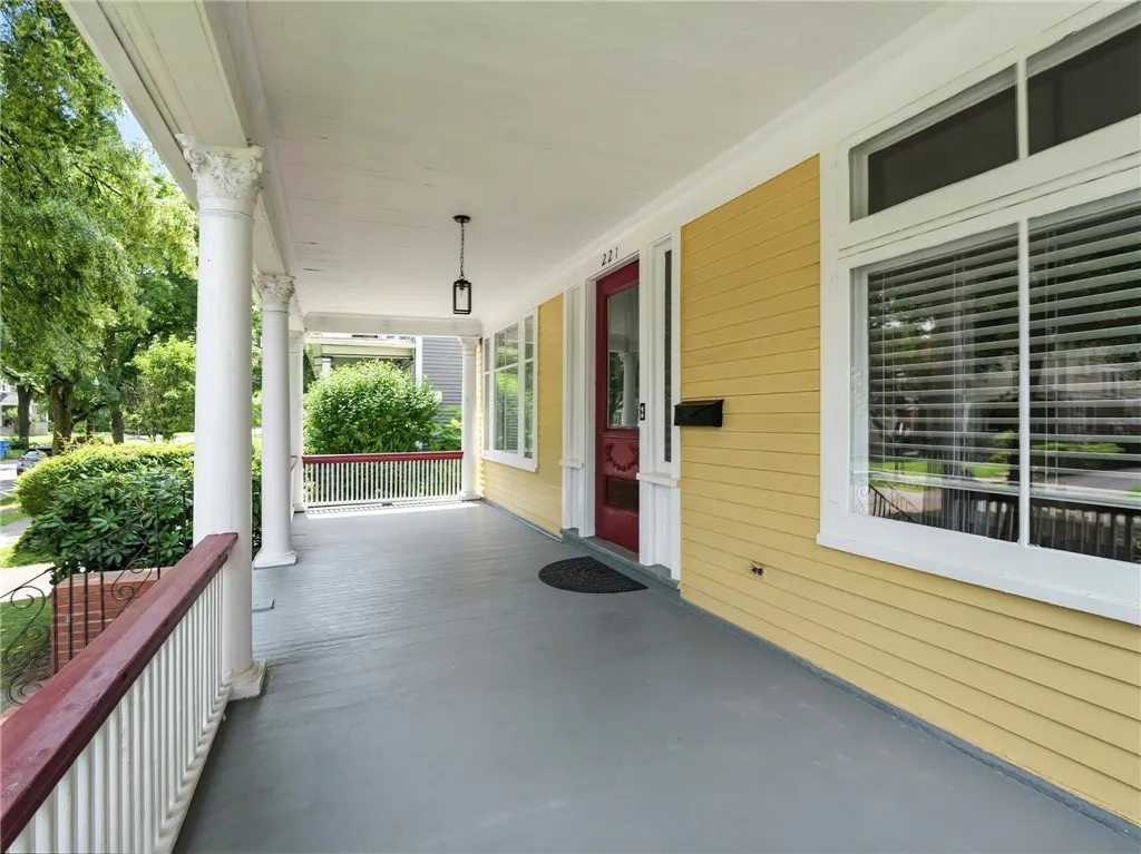 221 Westminster Road, Rochester, New York 14607, Rochester, New York 14607, 2 Bedrooms Bedrooms, 5 Rooms Rooms,1 BathroomBathrooms,Residential Lease,Closed,221 Westminster Road, Rochester, New York 14607,R1621117