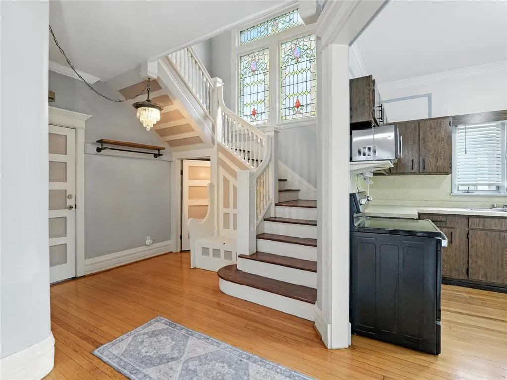 221 Westminster Road, Rochester, New York 14607, Rochester, New York 14607, 2 Bedrooms Bedrooms, 5 Rooms Rooms,1 BathroomBathrooms,Residential Lease,Closed,221 Westminster Road, Rochester, New York 14607,R1621117