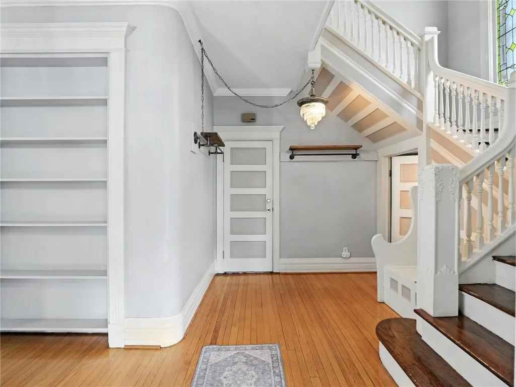 221 Westminster Road, Rochester, New York 14607, Rochester, New York 14607, 2 Bedrooms Bedrooms, 5 Rooms Rooms,1 BathroomBathrooms,Residential Lease,Closed,221 Westminster Road, Rochester, New York 14607,R1621117