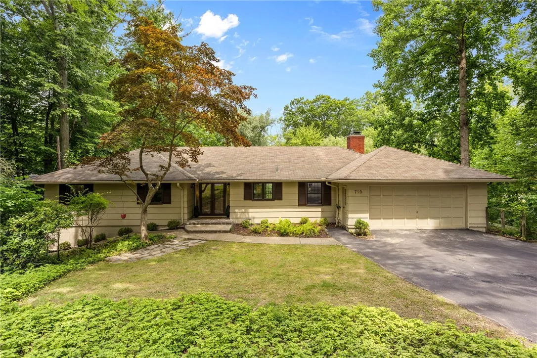 790 Oakridge Drive, Irondequoit, New York 14617, Irondequoit, New York 14617, 3 Bedrooms Bedrooms, 8 Rooms Rooms,3 BathroomsBathrooms,Residential,Closed,790 Oakridge Drive, Irondequoit, New York 14617,R1618311