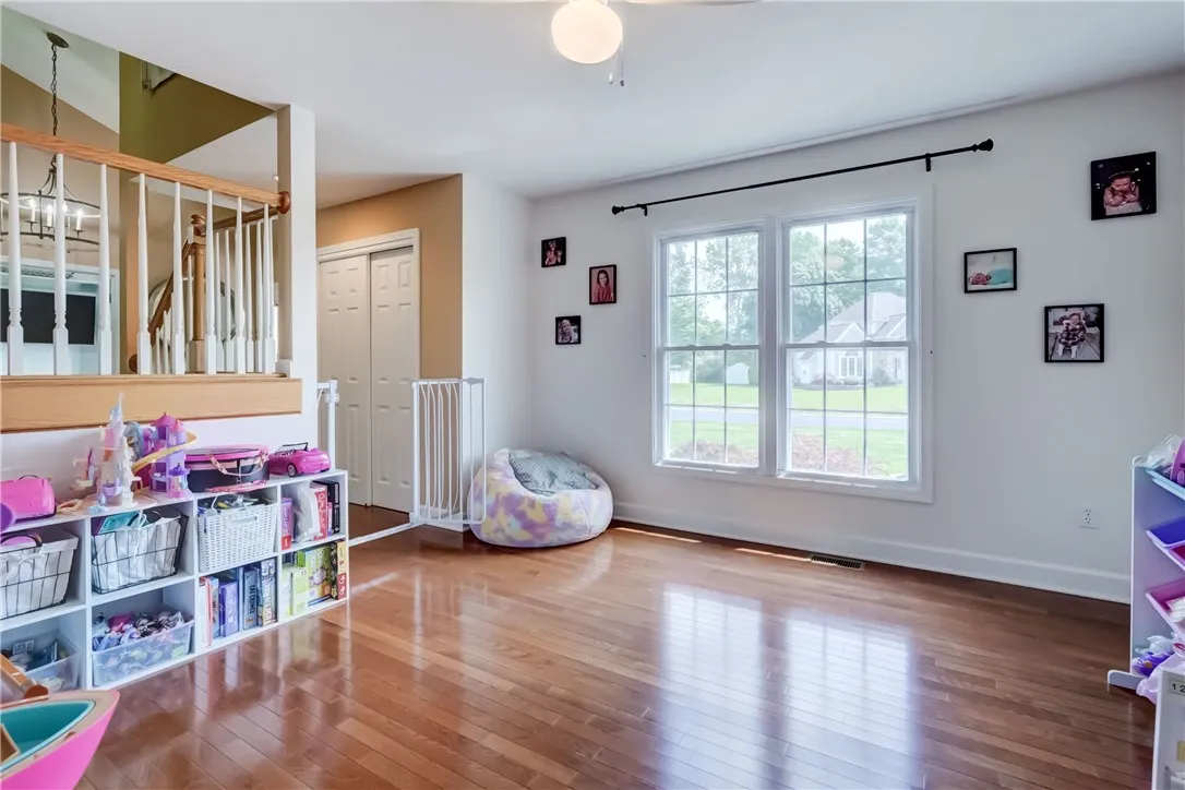906 Lothario Circle, Webster, New York 14580, Webster, New York 14580, 3 Bedrooms Bedrooms, 8 Rooms Rooms,2 BathroomsBathrooms,Residential,Closed,906 Lothario Circle, Webster, New York 14580,0,R1619036