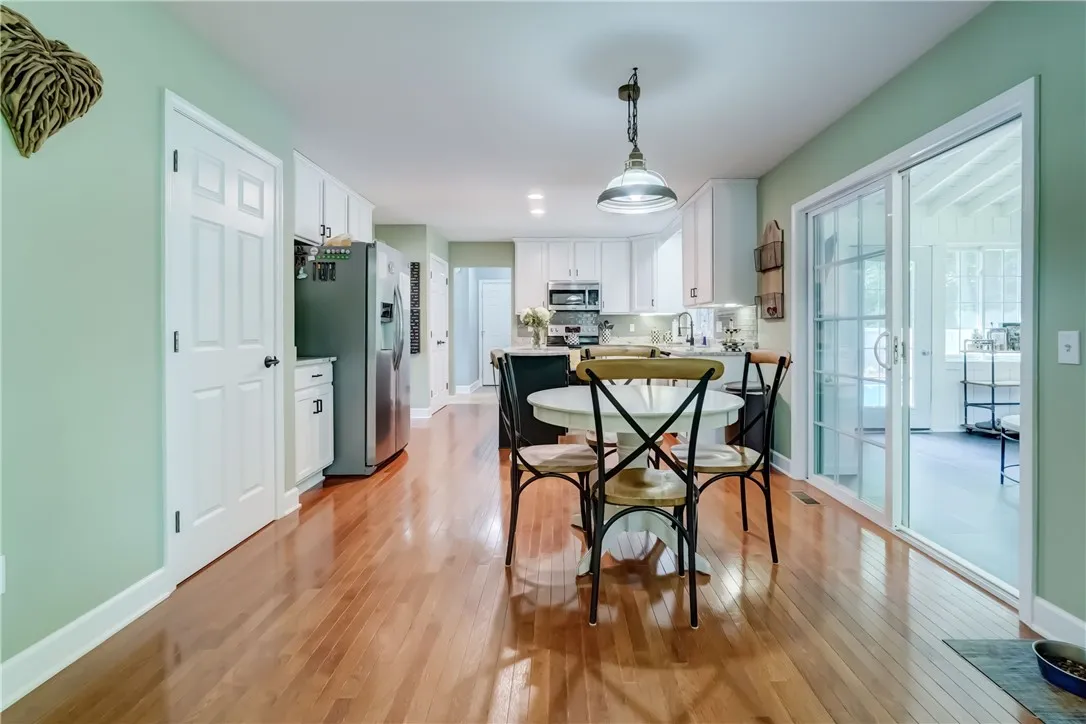 906 Lothario Circle, Webster, New York 14580, Webster, New York 14580, 3 Bedrooms Bedrooms, 8 Rooms Rooms,2 BathroomsBathrooms,Residential,Closed,906 Lothario Circle, Webster, New York 14580,0,R1619036