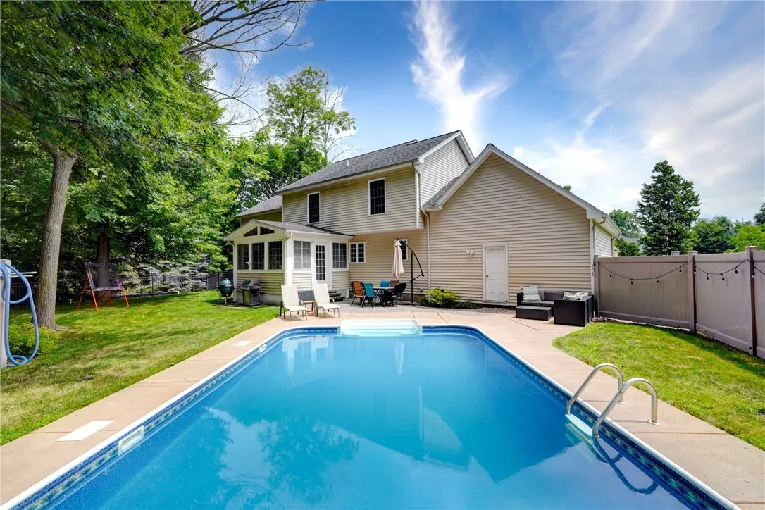 906 Lothario Circle, Webster, New York 14580, Webster, New York 14580, 3 Bedrooms Bedrooms, 8 Rooms Rooms,2 BathroomsBathrooms,Residential,Closed,906 Lothario Circle, Webster, New York 14580,0,R1619036