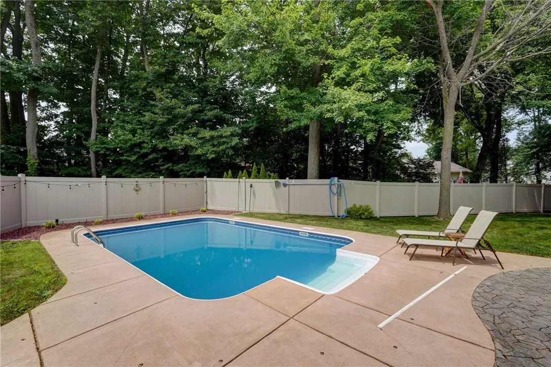 906 Lothario Circle, Webster, New York 14580, Webster, New York 14580, 3 Bedrooms Bedrooms, 8 Rooms Rooms,2 BathroomsBathrooms,Residential,Closed,906 Lothario Circle, Webster, New York 14580,0,R1619036