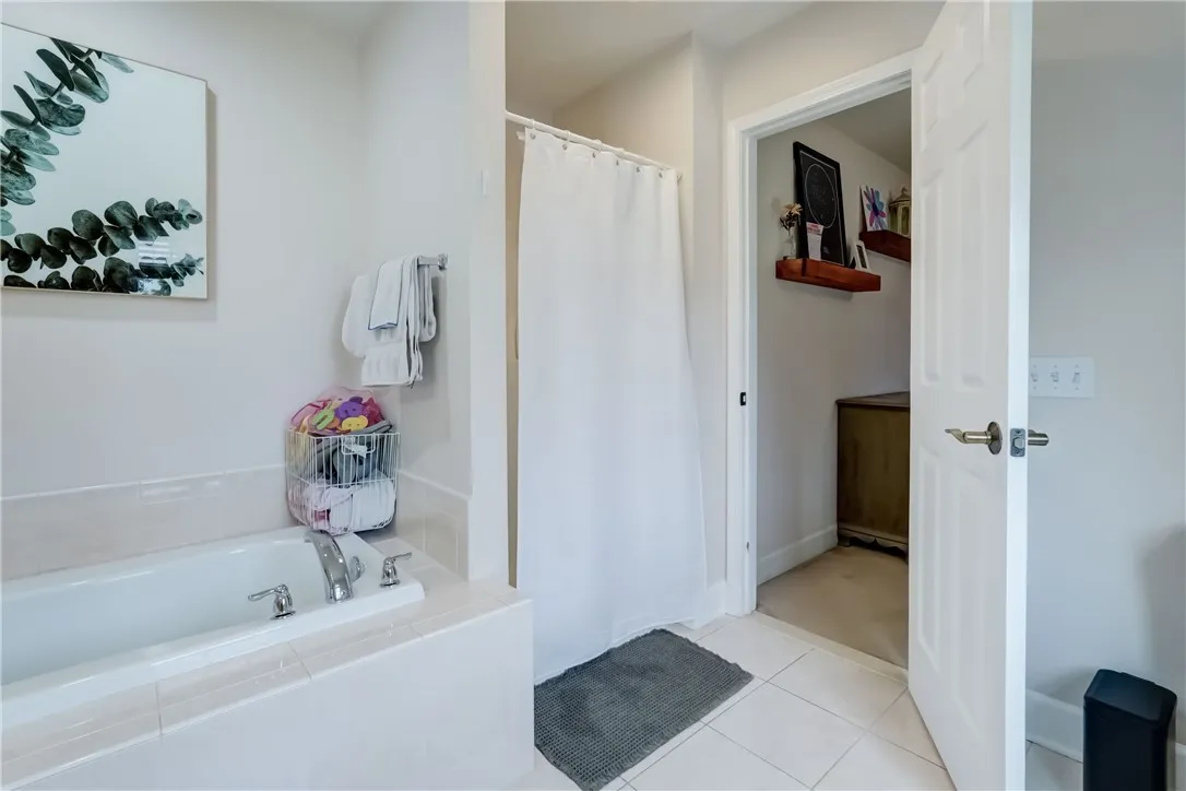 906 Lothario Circle, Webster, New York 14580, Webster, New York 14580, 3 Bedrooms Bedrooms, 8 Rooms Rooms,2 BathroomsBathrooms,Residential,Closed,906 Lothario Circle, Webster, New York 14580,0,R1619036