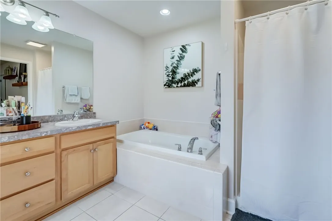 906 Lothario Circle, Webster, New York 14580, Webster, New York 14580, 3 Bedrooms Bedrooms, 8 Rooms Rooms,2 BathroomsBathrooms,Residential,Closed,906 Lothario Circle, Webster, New York 14580,0,R1619036