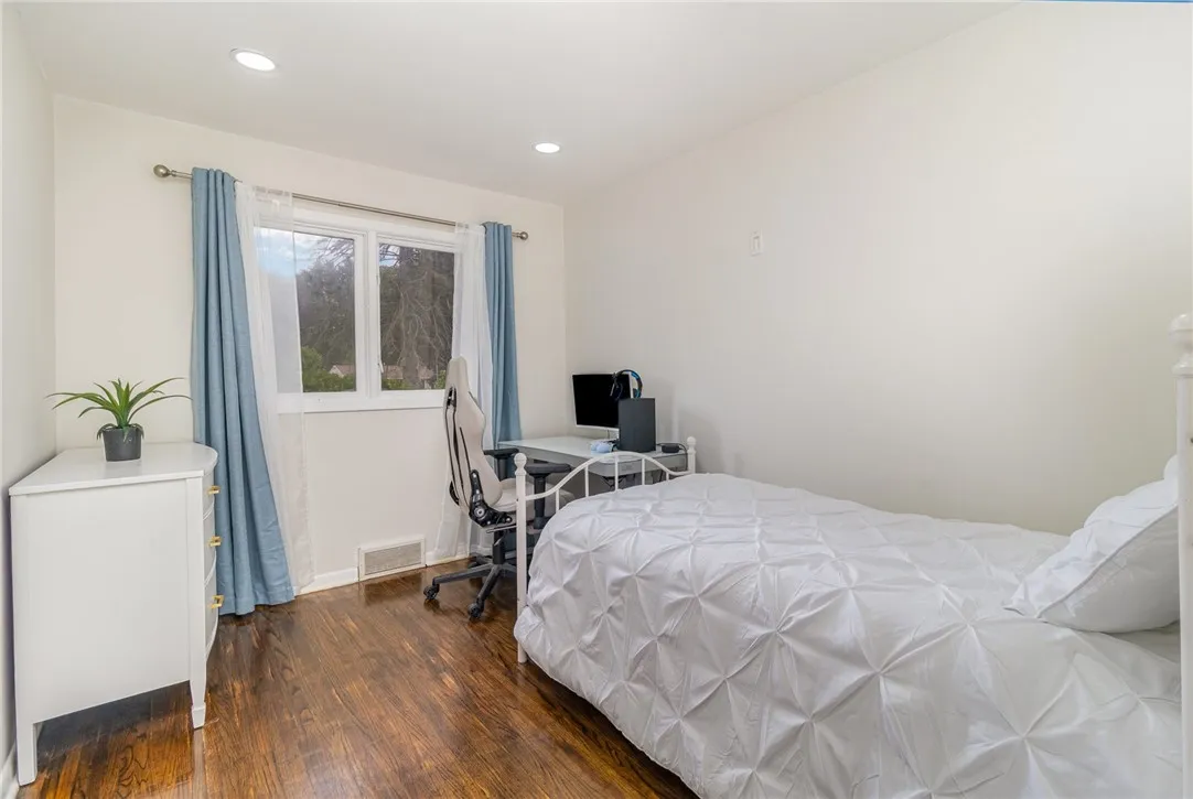 569 Marsh Road, Pittsford, New York 14534, Pittsford, New York 14534, 3 Bedrooms Bedrooms, 6 Rooms Rooms,2 BathroomsBathrooms,Residential,Closed,569 Marsh Road, Pittsford, New York 14534,0,R1619033