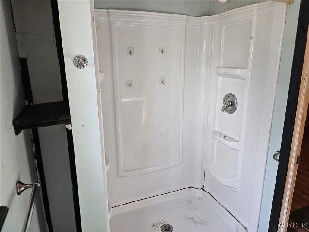18 Catherine Street, Oswego, New York 13126, Oswego, New York 13126, 2 Bedrooms Bedrooms, 6 Rooms Rooms,1 BathroomBathrooms,Residential,For Sale,18 Catherine Street, Oswego, New York 13126,B1621009