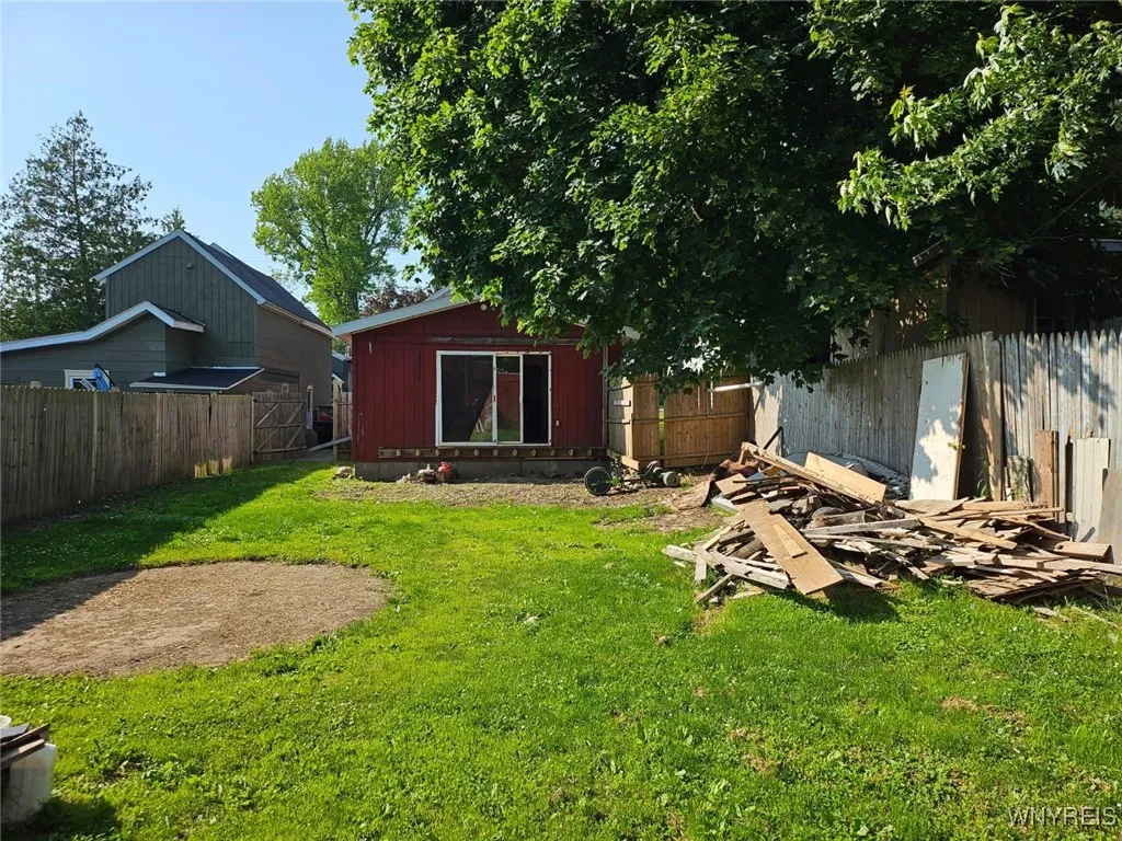 18 Catherine Street, Oswego, New York 13126, Oswego, New York 13126, 2 Bedrooms Bedrooms, 6 Rooms Rooms,1 BathroomBathrooms,Residential,For Sale,18 Catherine Street, Oswego, New York 13126,B1621009